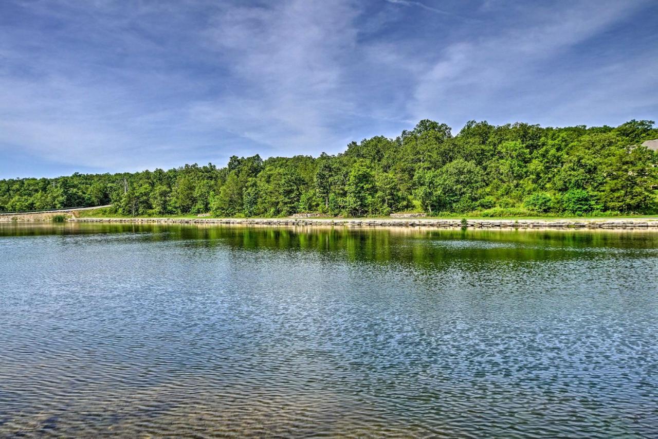 Branson West Cabin With Pool Access And Golfing 외부 사진