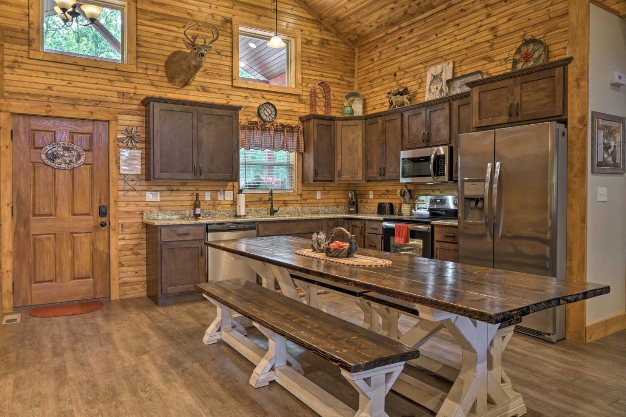 Branson West Cabin With Pool Access And Golfing 외부 사진
