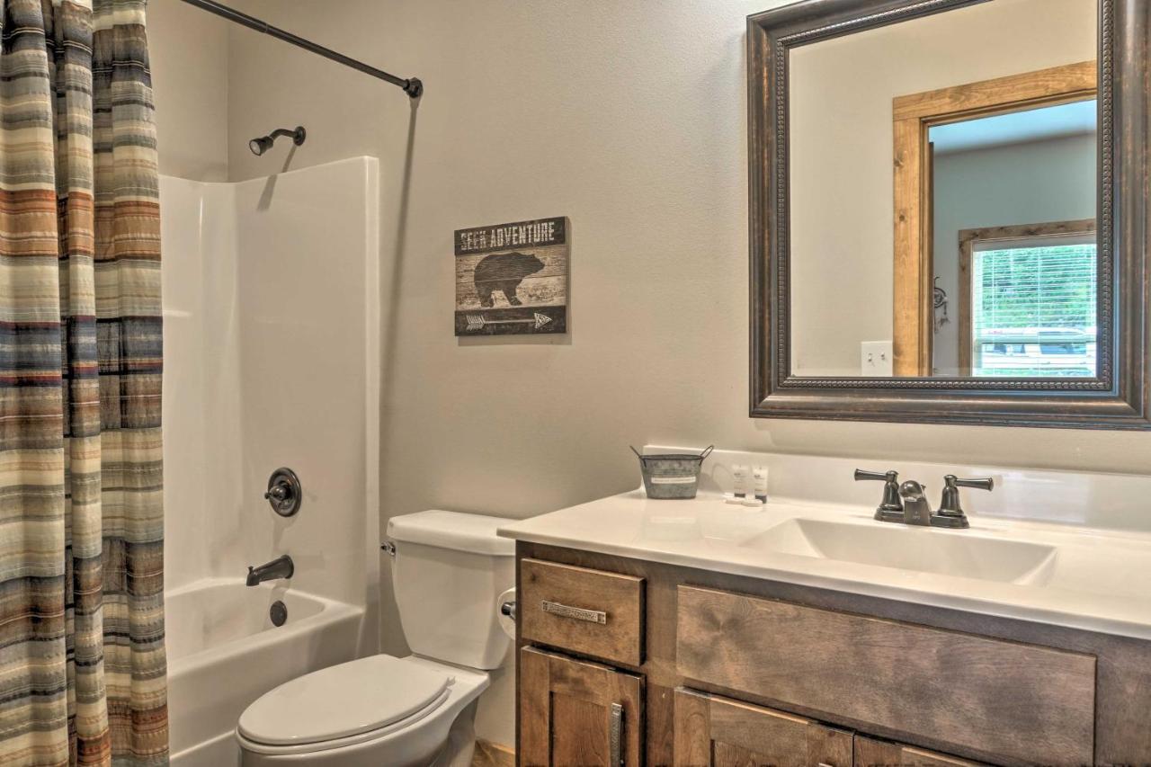 Branson West Cabin With Pool Access And Golfing 외부 사진