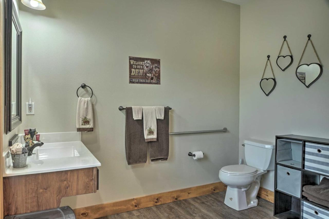 Branson West Cabin With Pool Access And Golfing 외부 사진