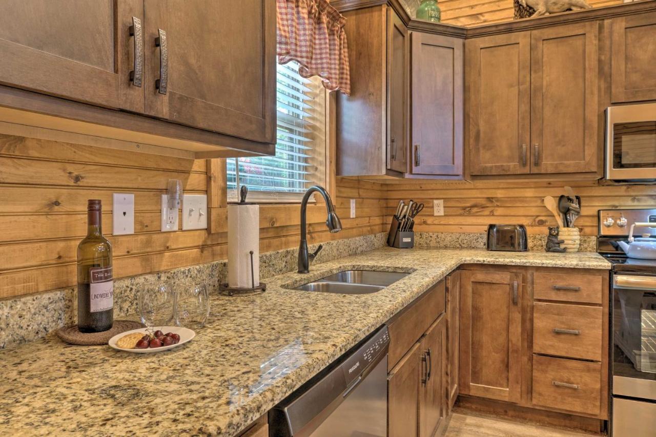Branson West Cabin With Pool Access And Golfing 외부 사진